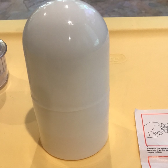 2 Vintage Lemon Squeezer’s - Picture 7 of 16